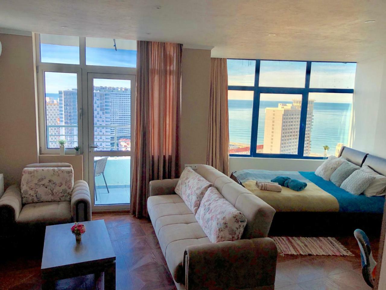 Cozy bright Apartment with amazing sea view Batumi Zewnętrze zdjęcie